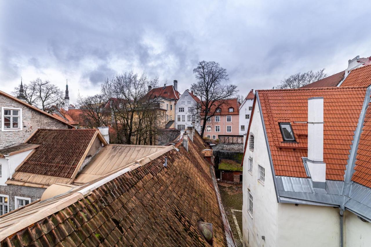 Roofs Of The Old Tallinn Guest House Exterior foto