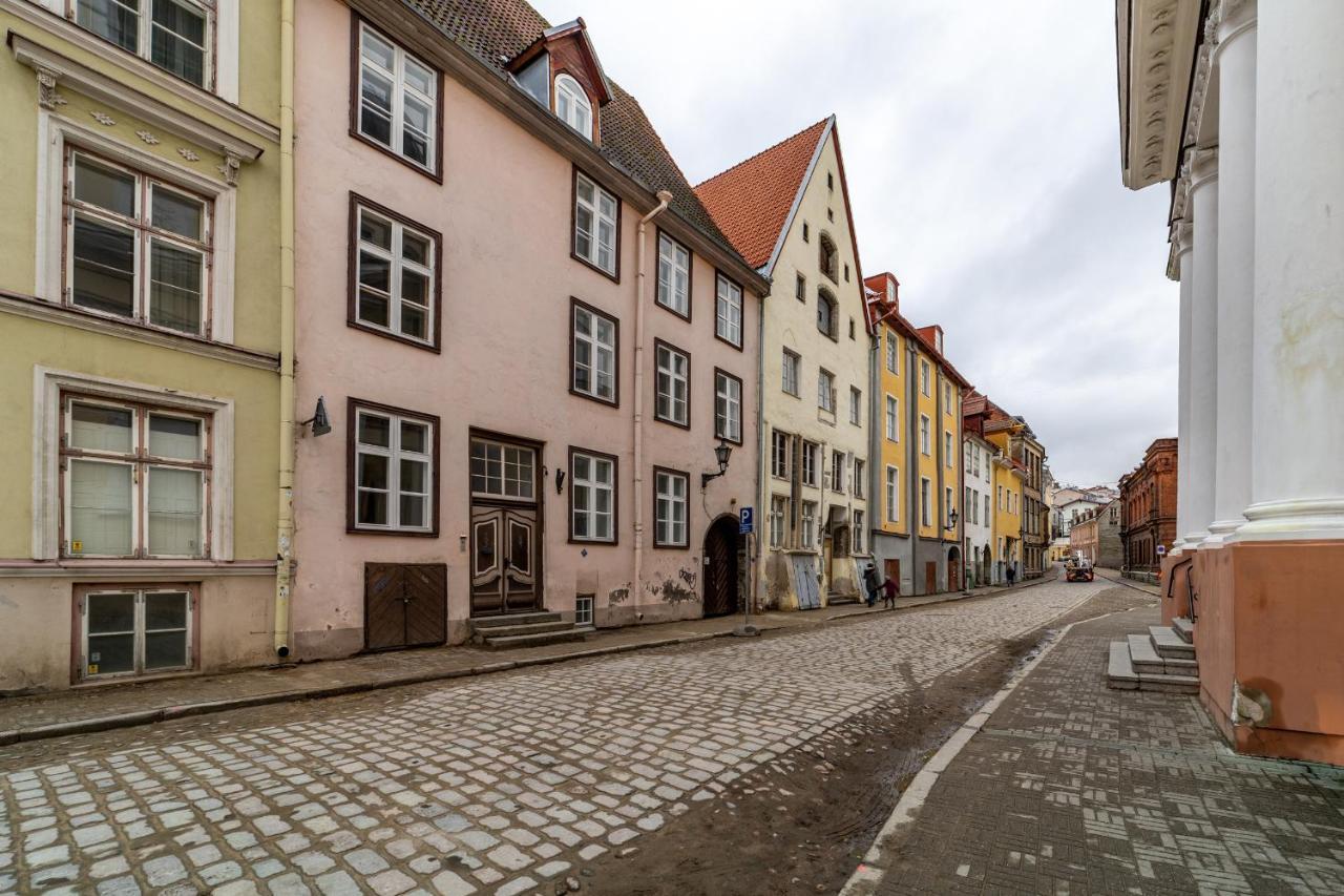 Roofs Of The Old Tallinn Guest House Exterior foto
